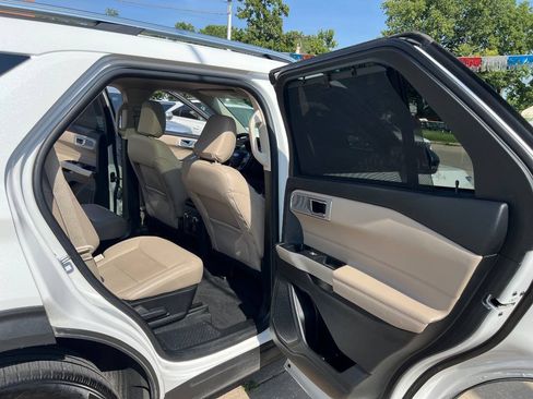 Used 2021 Ford Explorer Limited w/ Equipment Group 301A AWD/4WD image 23
