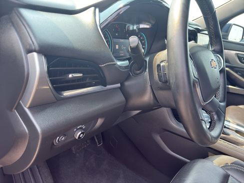 Certified 2023 Chevrolet Traverse LT w/ LT Premium Package AWD/4WD image 15