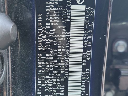 Used 2021 Toyota Corolla LE image 32