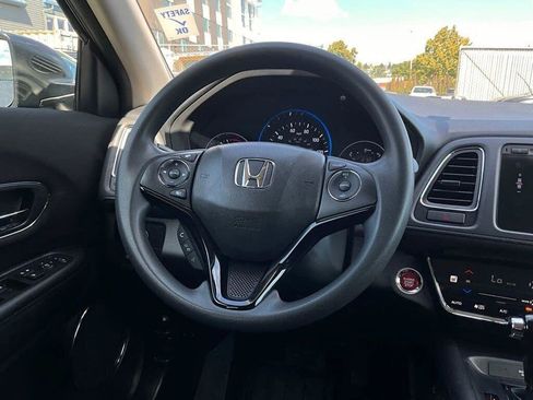 Used 2018 Honda HR-V EX image 18