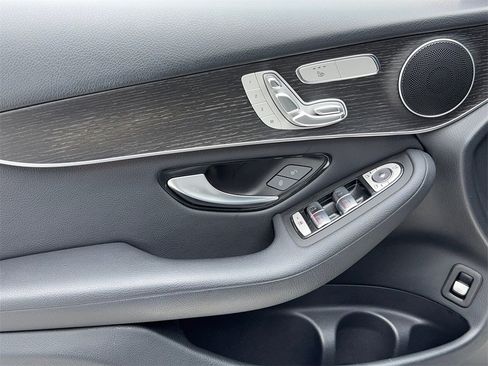 Used 2021 Mercedes-Benz GLC 300 image 39