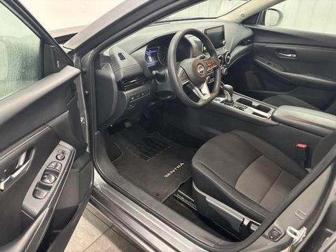 Used 2024 Nissan Sentra SV FWD image 10
