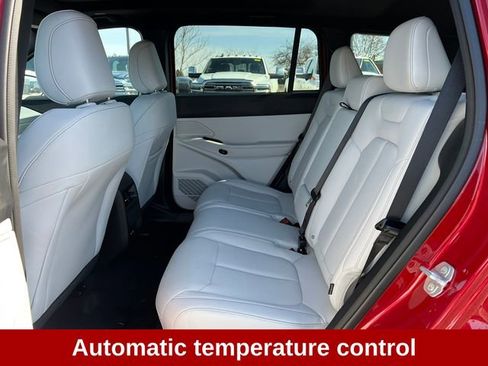 New 2026 Jeep Cherokee Laredo image 8