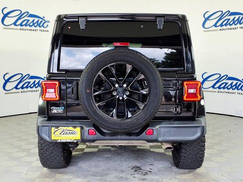 Used 2021 Jeep Wrangler Unlimited Sahara w/ Cold Weather Group AWD/4WD image 4