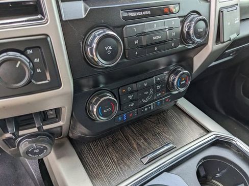 Used 2020 Ford F250 Lariat w/ Lariat Ultimate Package AWD/4WD image 25