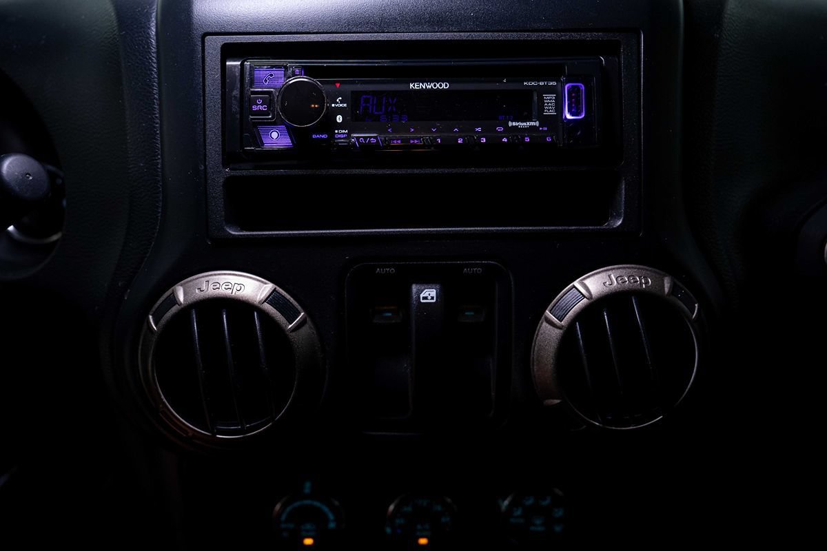 Used 2018 Jeep Wrangler Sport AWD/4WD image 6