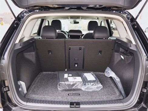 New 2026 Volkswagen Taos SE AWD/4WD image 9
