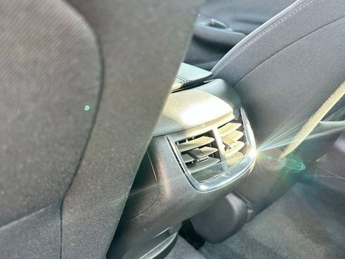 Used 2024 Chevrolet Malibu LT image 29