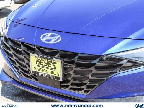 Certified 2023 Hyundai Elantra Limited w/ Cargo Package FWD image 8