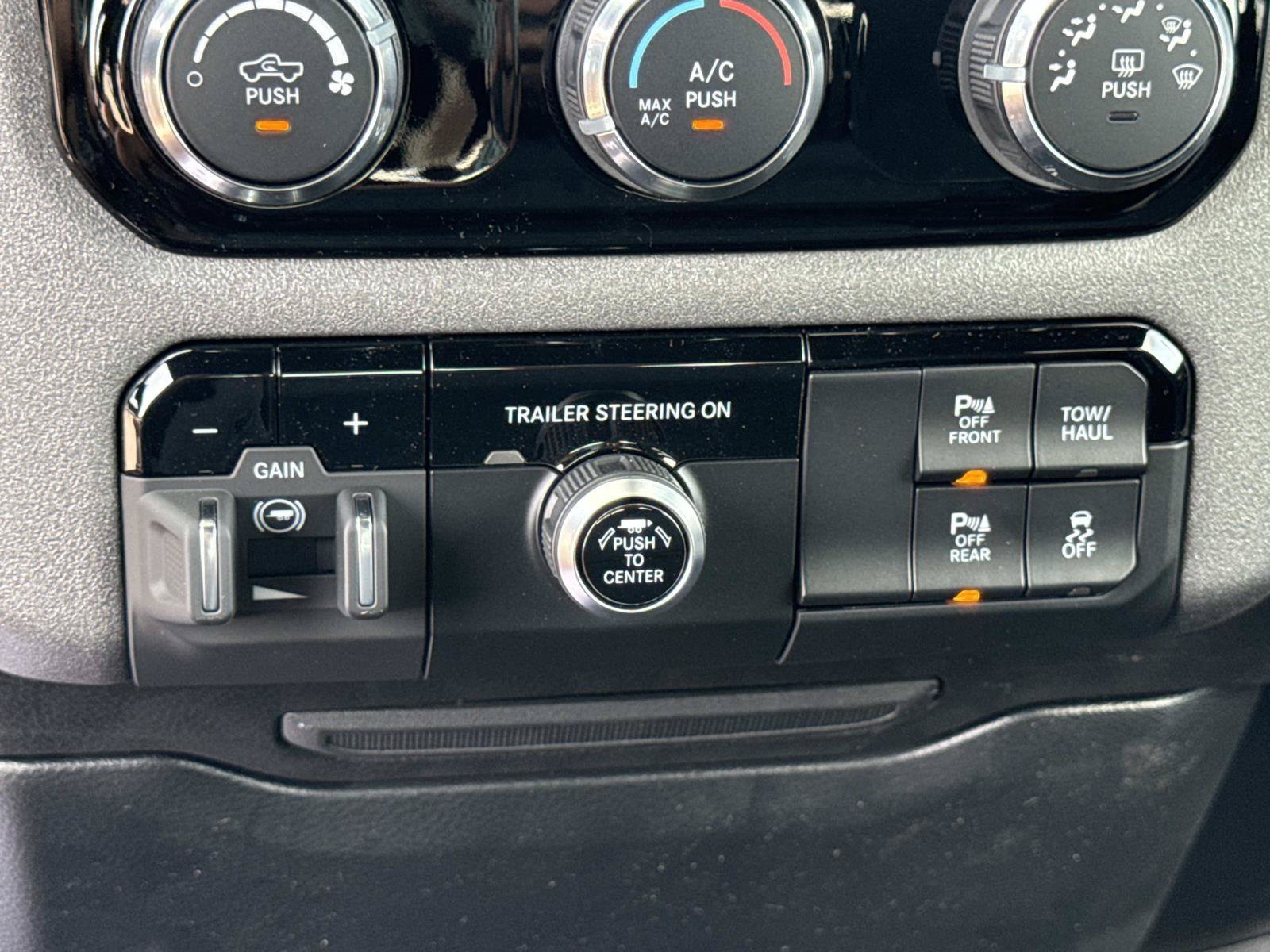 New 2026 RAM 1500 Express AWD/4WD image 26