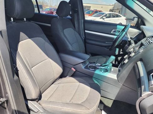 Used 2016 Ford Explorer XLT image 17