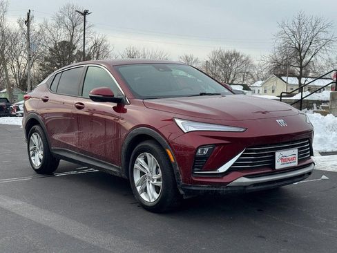 Used 2024 Buick Envista Preferred w/ Convenience I Package image 2