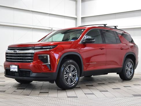 New 2026 Chevrolet Traverse LT w/ Driver Confidence Package FWD image 3