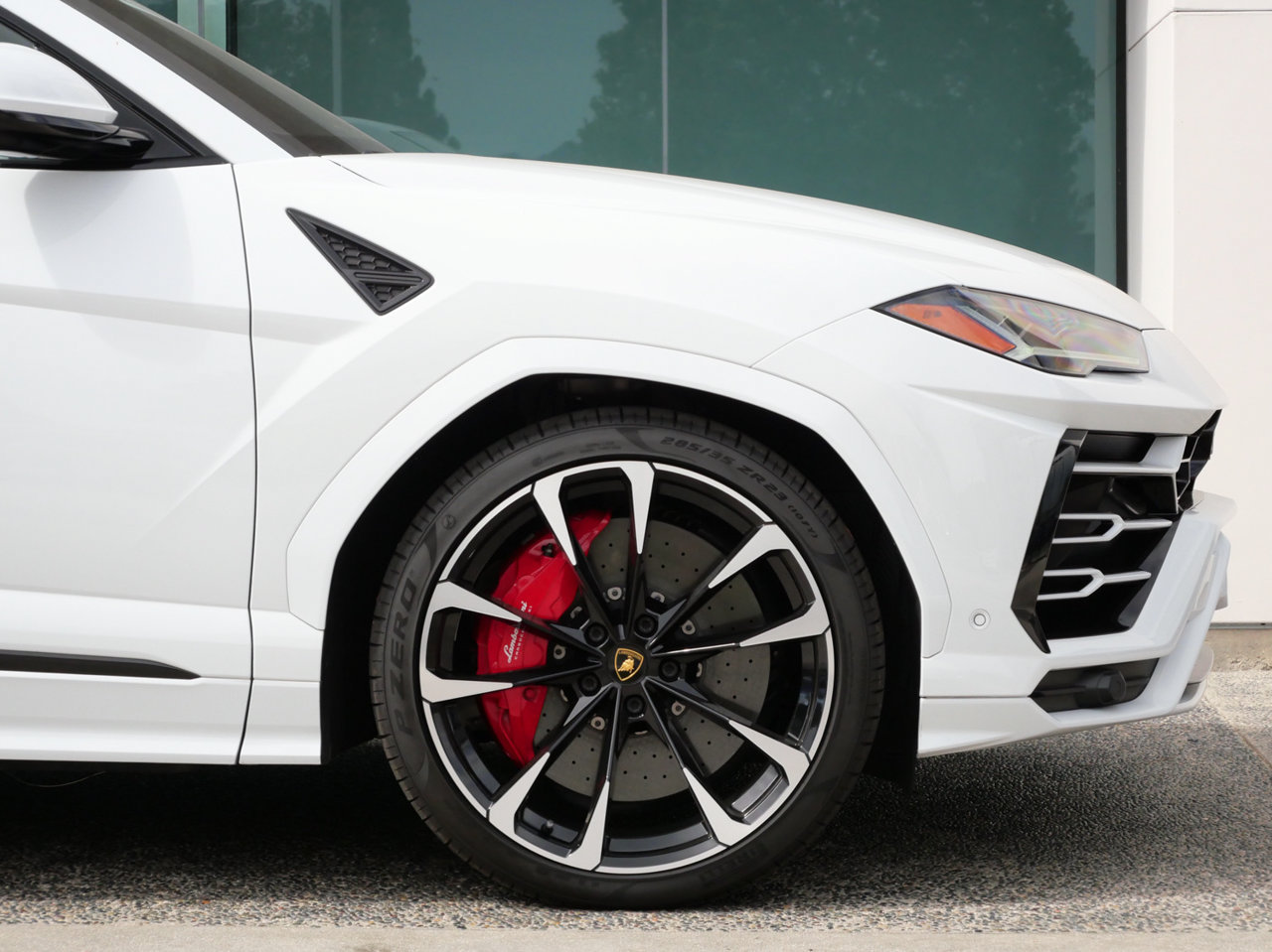 Used 2020 Lamborghini Urus AWD/4WD image 9