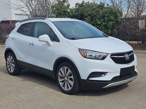 Used 2020 Buick Encore Preferred image 3