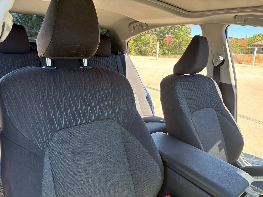 Used 2025 Toyota Camry LE w/ Convenience Package FWD image 15