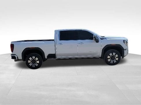 Used 2025 GMC Sierra 2500 Denali w/ Denali Reserve Package AWD/4WD image 2