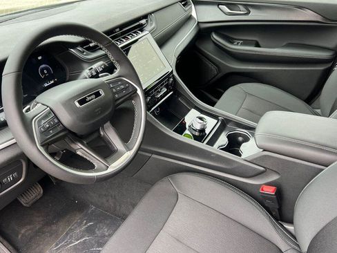 New 2026 Jeep Grand Cherokee L 4WD image 10