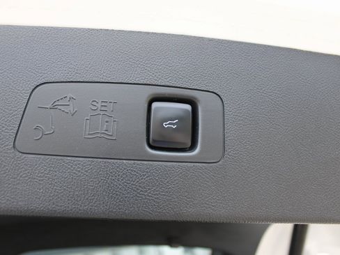 Used 2024 Lincoln Corsair Reserve w/ Equipment Group 201A image 18