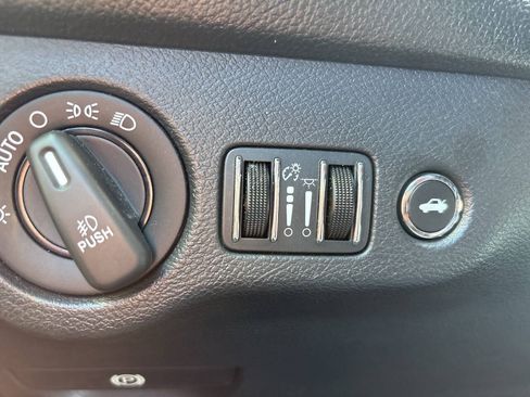 Used 2015 Dodge Challenger R/T Plus RWD image 19