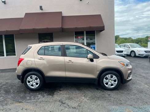 Used 2018 Chevrolet Trax LS w/ LPO, Protection Package FWD image 4