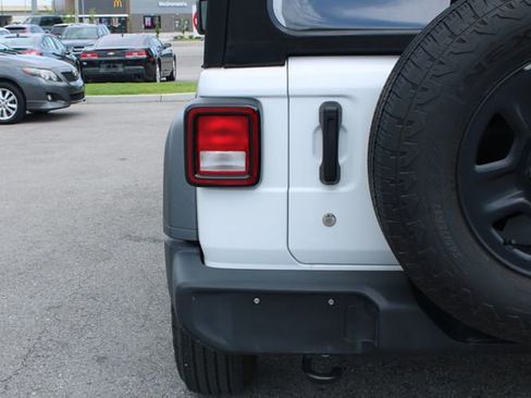 Used 2024 Jeep Wrangler Sport AWD/4WD image 36