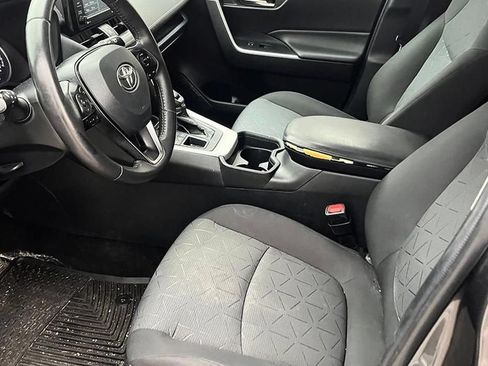 Used 2020 Toyota RAV4 XLE w/ Convenience Package AWD/4WD image 10