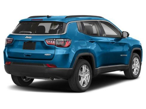 Used 2022 Jeep Compass Latitude w/ Convenience Group image 2