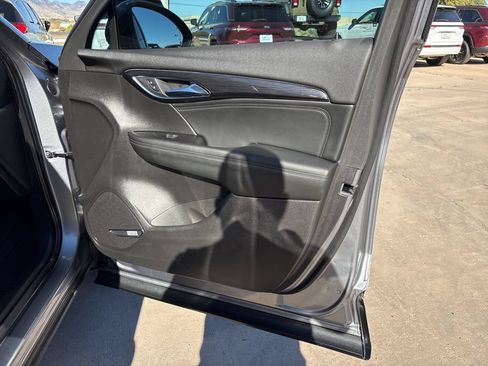 Used 2022 Buick Envision Essence w/ Technology Package I FWD image 25