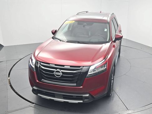 Used 2024 Nissan Pathfinder Platinum w/ Black Appearance Package AWD/4WD image 58