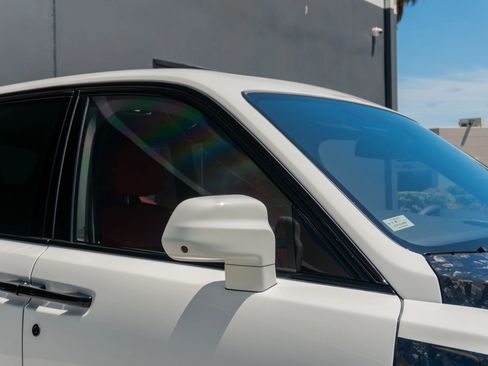 Used 2026 Rolls-Royce Cullinan AWD/4WD image 31