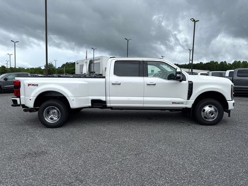 New 2026 Ford F350 Platinum w/ Platinum Plus Package AWD/4WD image 8