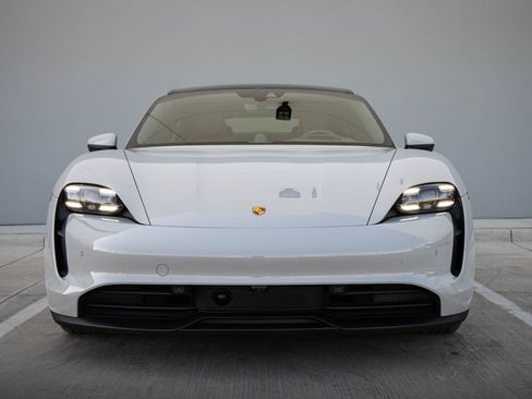 Used 2022 Porsche Taycan 4S AWD/4WD image 3