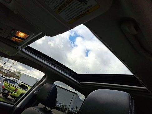 Used 2017 Subaru Forester 2.5i Touring AWD/4WD image 14