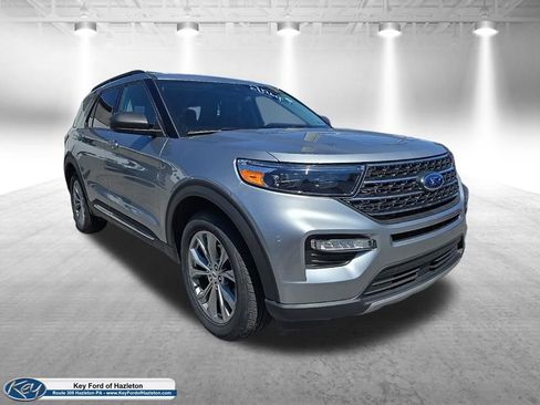 Certified 2023 Ford Explorer XLT w/ Equipment Group 202A AWD/4WD image 1