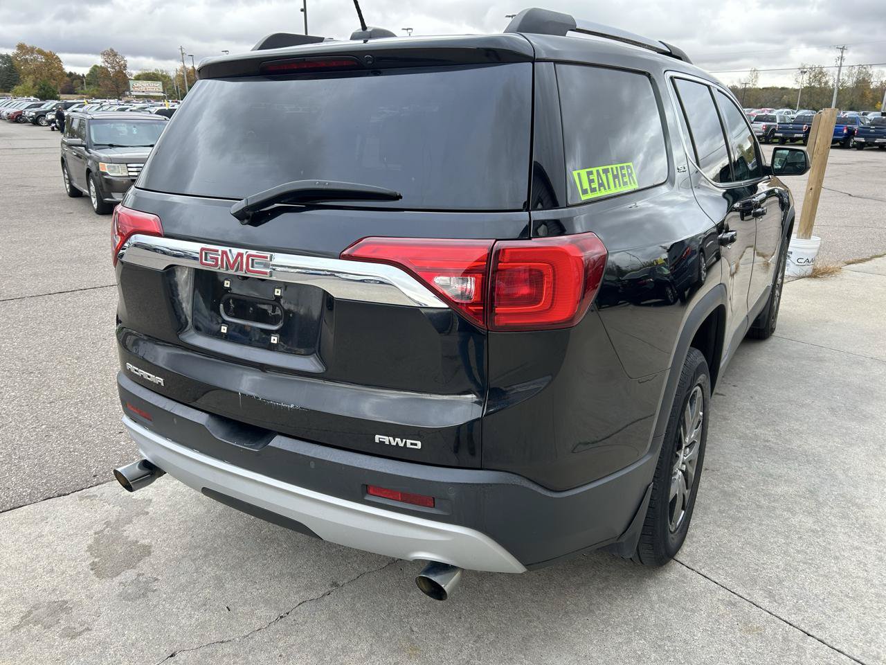 Used 2017 GMC Acadia SLT AWD/4WD image 5