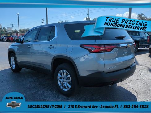 Used 2023 Chevrolet Traverse LS FWD image 6