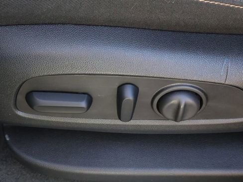 Used 2024 Chevrolet Equinox LT image 32