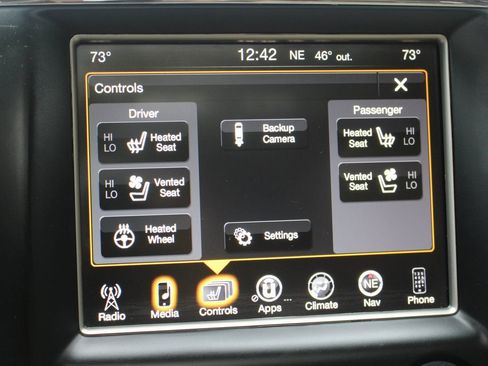 Used 2017 Jeep Grand Cherokee Overland image 32