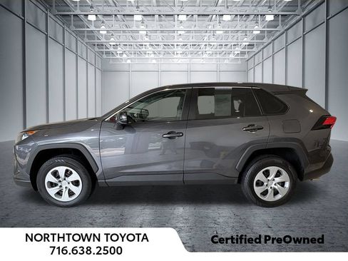Used 2022 Toyota RAV4 LE w/ Carpet Mat Package (TMS) AWD/4WD image 3