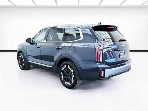 Used 2025 Kia Telluride EX w/ EX Captain's Chair Package image 6