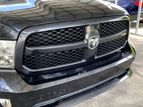 Used 2017 RAM 1500 Express AWD/4WD image 29