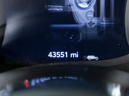 Used 2022 Jeep Wrangler Unlimited Sahara image 11