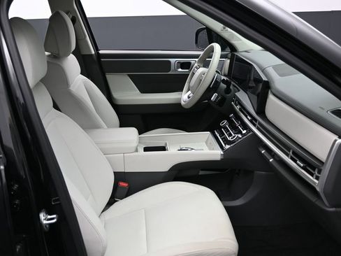 Used 2025 Hyundai Santa Fe SE image 36