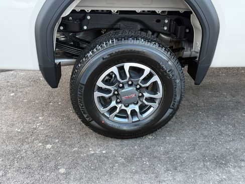 New 2026 GMC Sierra 3500 SLE AWD/4WD image 11