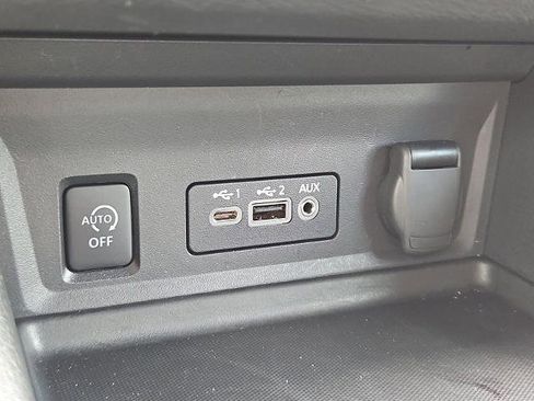 Certified 2024 Nissan Sentra SR FWD image 27