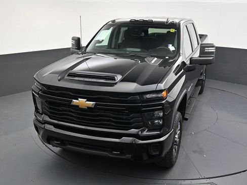 Used 2025 Chevrolet Silverado 2500 Custom w/ Custom Value Package AWD/4WD image 19
