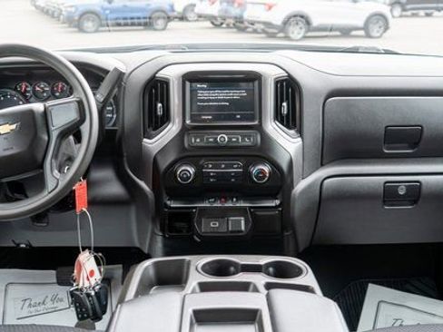 Used 2019 Chevrolet Silverado 1500 Custom w/ Custom Value Package AWD/4WD image 13