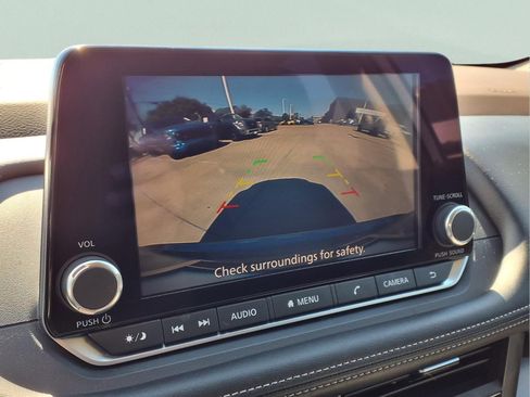 Used 2023 Nissan Rogue SV image 20