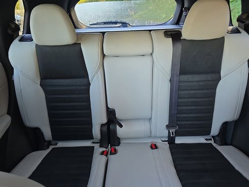 New 2025 Mitsubishi Outlander SE image 24